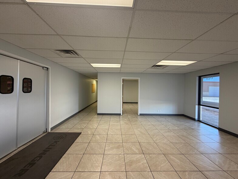More Photos Of 1720 E 7th St, Odessa Industrial For Lease
