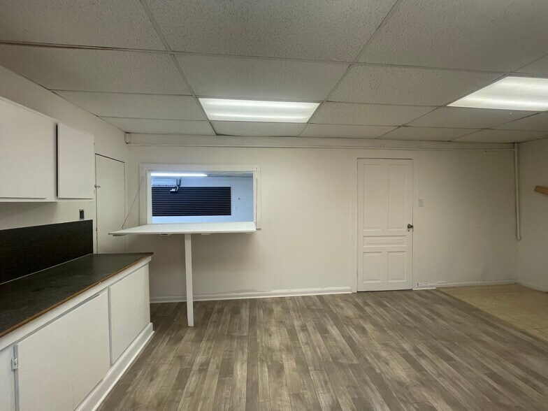 More Photos Of 1538-1542 Main St, Ramseur Storefront Retail Office For Lease