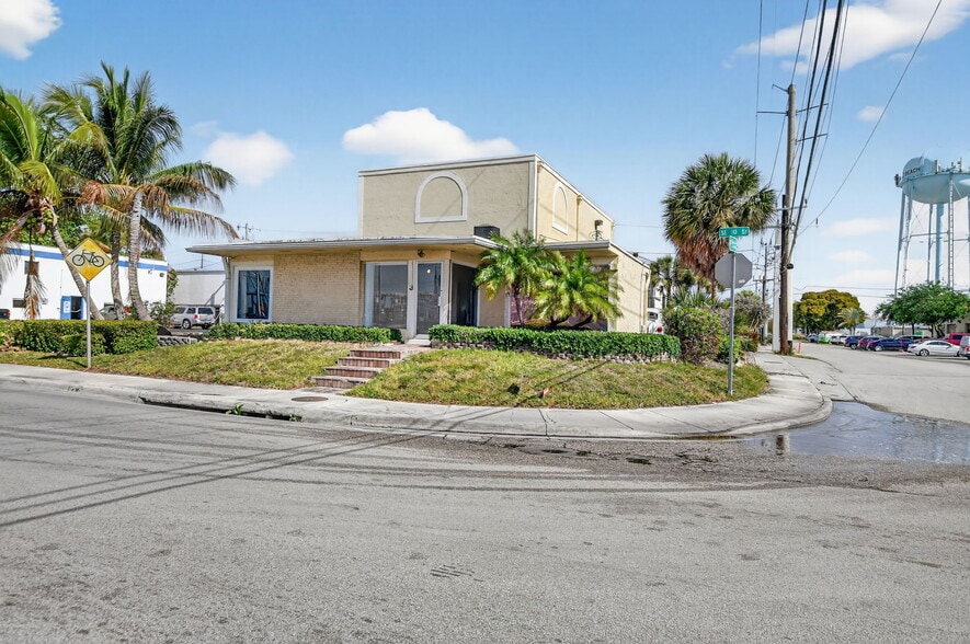 Primary Photo Of 13 SW 10th St, Deerfield Beach Flex For Lease