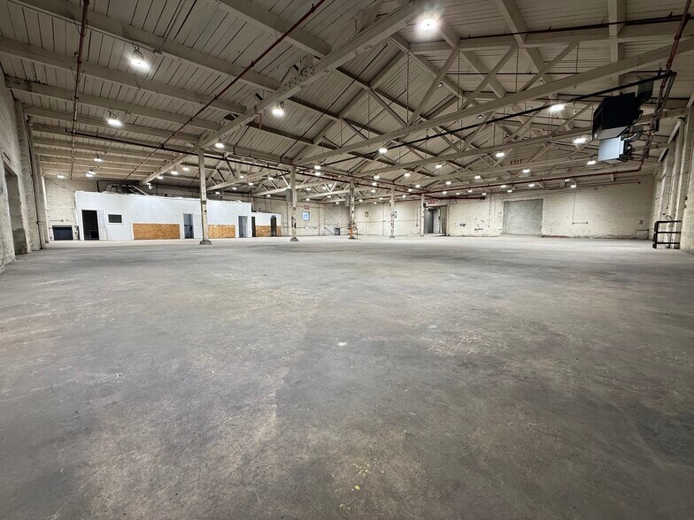 More Photos Of 173 E 15th St, Paterson Warehouse For Lease