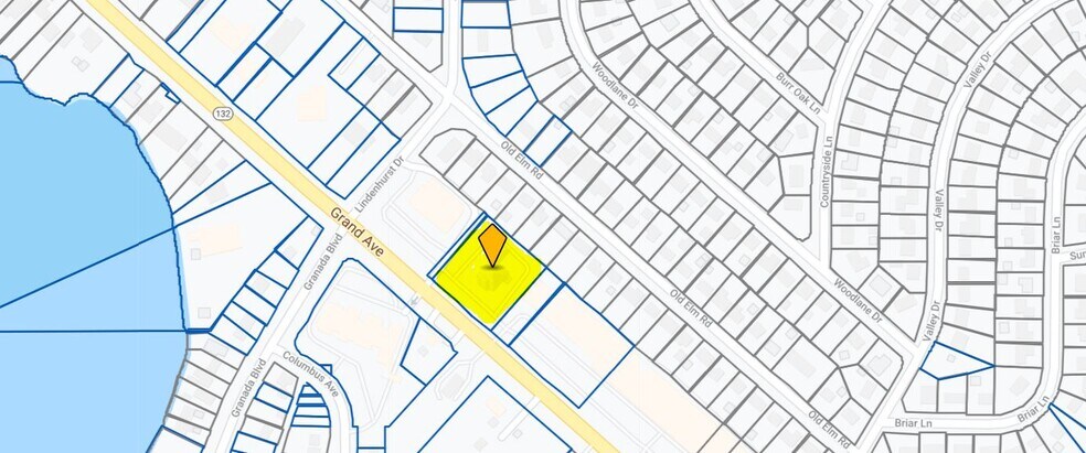 More Photos Of 2030 E Grand Ave, Lindenhurst Freestanding For Lease