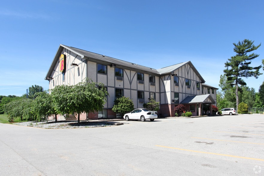 More Photos Of 3080 Colby Rd, Whitehall Hotel For Sale