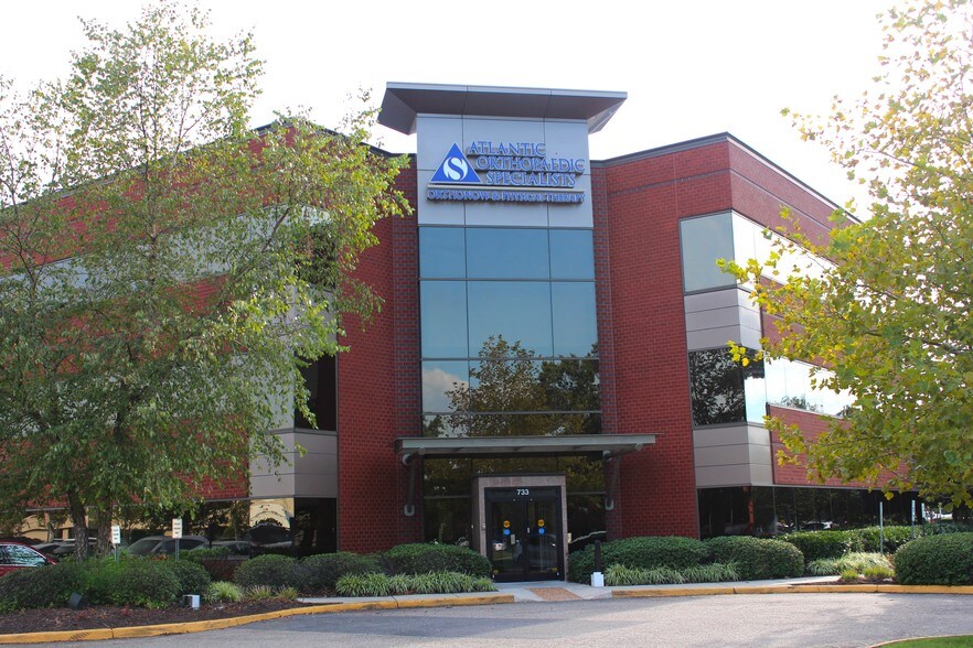 Primary Photo Of 733 Volvo Pky, Chesapeake Office For Sale