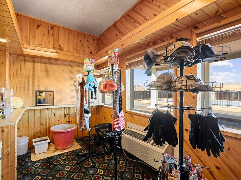 More Photos Of 1225 S State St, Salina Hotel For Sale