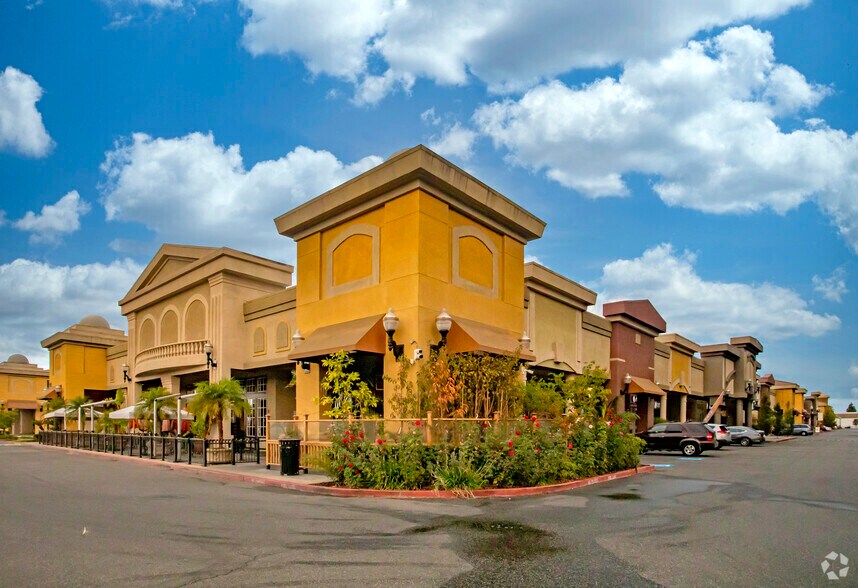 More Photos Of 999 Story Rd, San Jose Restaurant For Lease