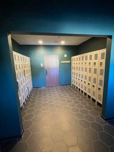 More Photos Of 655 31st St S, Saint Petersburg Industrial For Sale