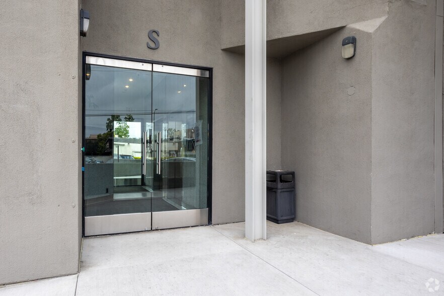 More Photos Of 11111 W Olympic Blvd, Los Angeles Unknown For Lease