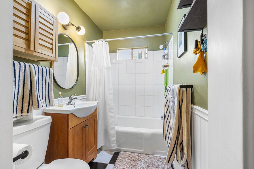 More Photos Of 3055 Future St, Los Angeles Apartments For Sale