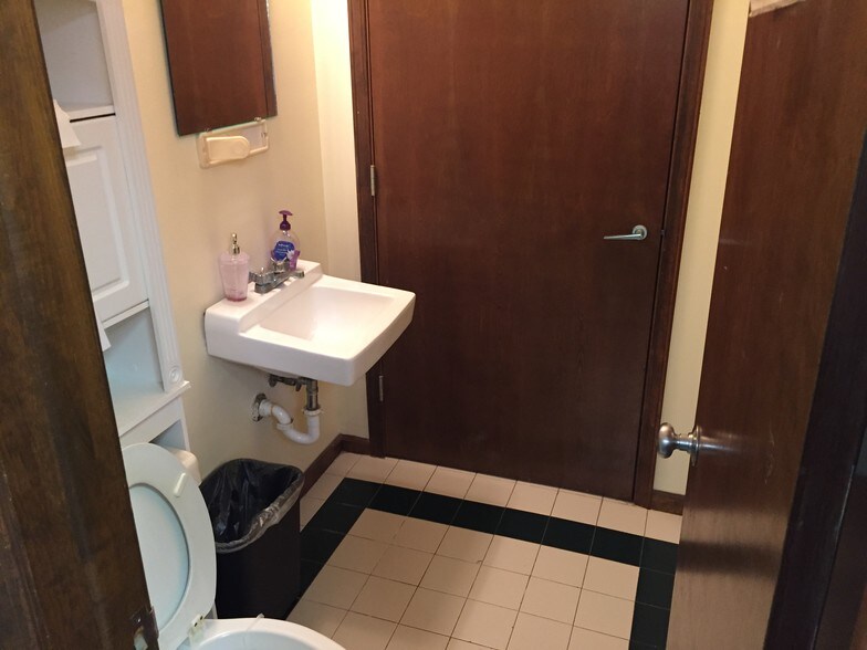 More Photos Of 2301 Park Ave, Orange Park Medical For Lease