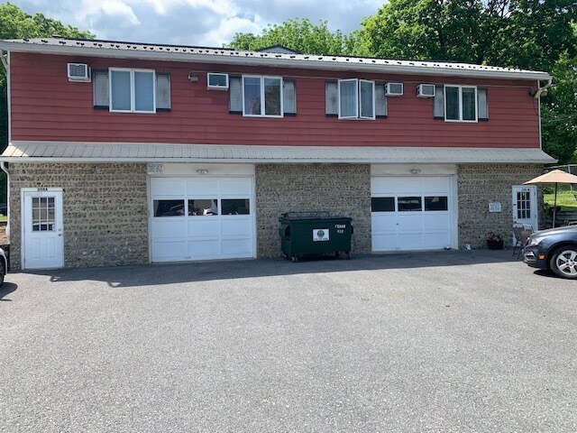 Primary Photo Of 308 Industrial Dr, Nazareth Light Distribution For Lease