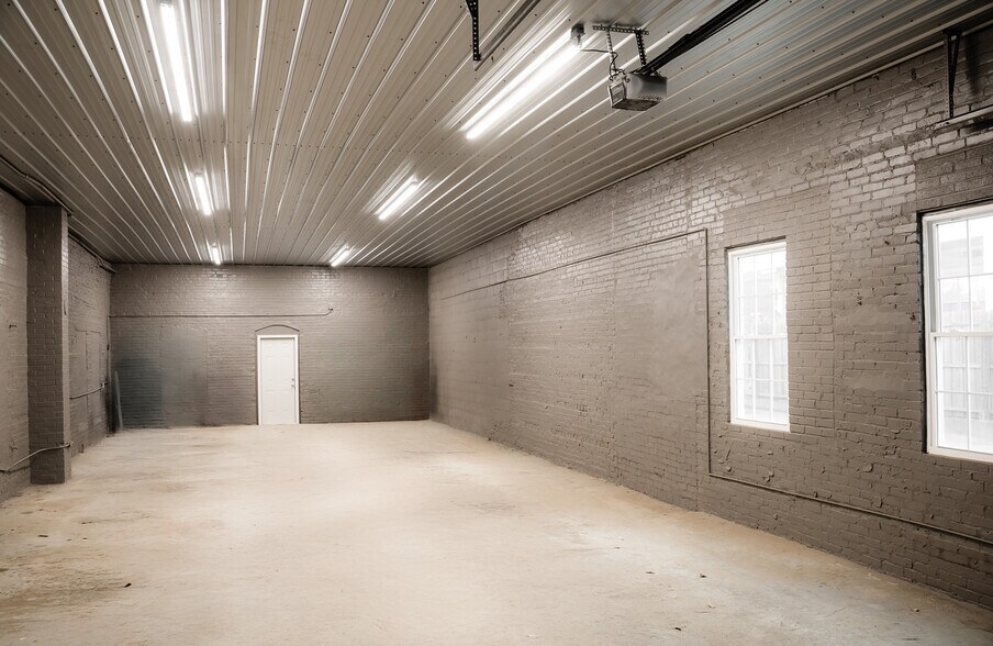 More Photos Of 130 E Dekalb St, Camden Auto Repair For Sale