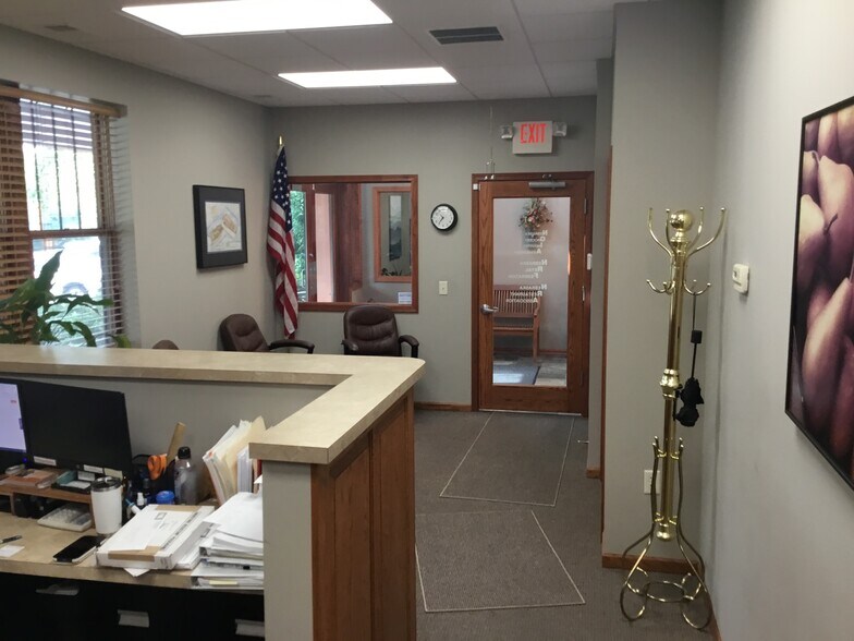 More Photos Of 5935 S 56th St, Lincoln Office For Lease