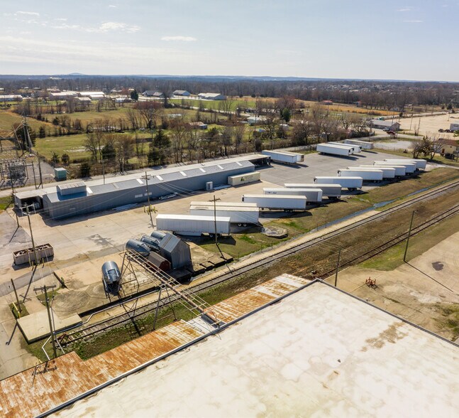 More Photos Of 1700 E Quarter Rd, Siloam Springs Manufacturing For Lease