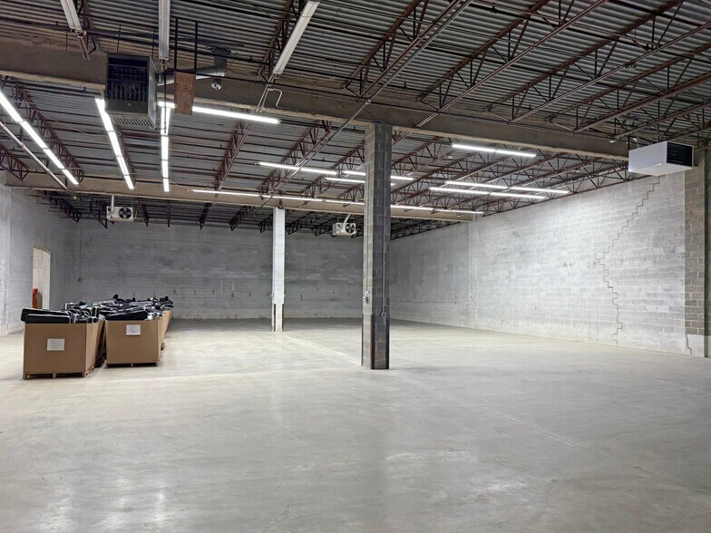 More Photos Of 7925-7929 Parston Dr, District Heights Warehouse For Lease