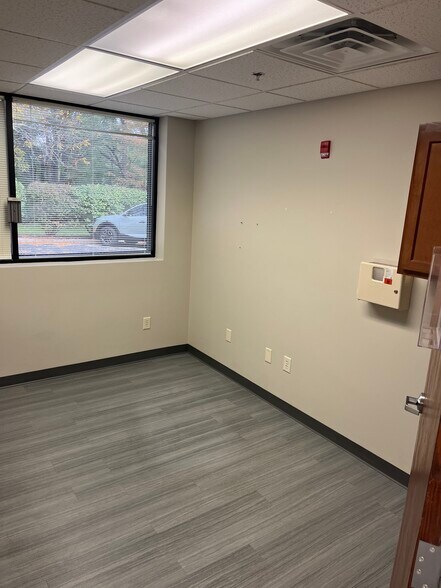 More Photos Of 18077 River Rd, Noblesville Medical For Lease