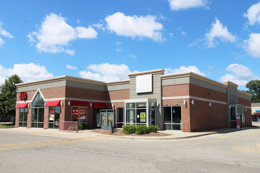 More Photos Of 43761 Schoenherr Rd, Sterling Heights Freestanding For Lease