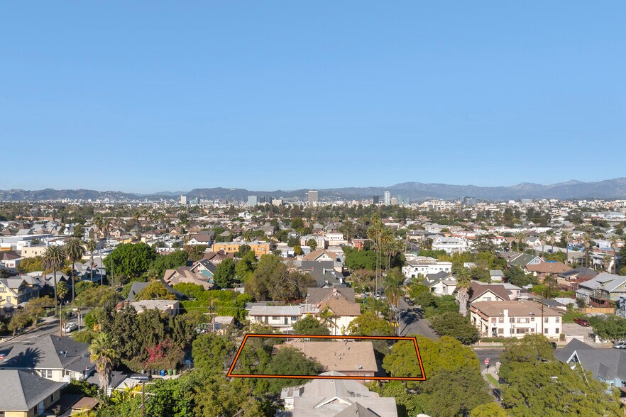 More Photos Of 2703 Raymond Ave, Los Angeles Apartments For Sale