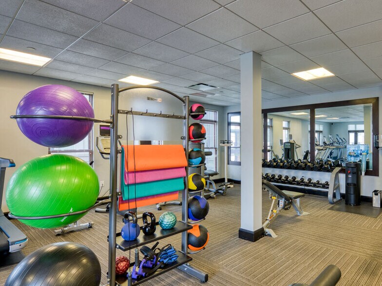 More Photos Of 670 Downey Green, Hampton Apartments For Sale