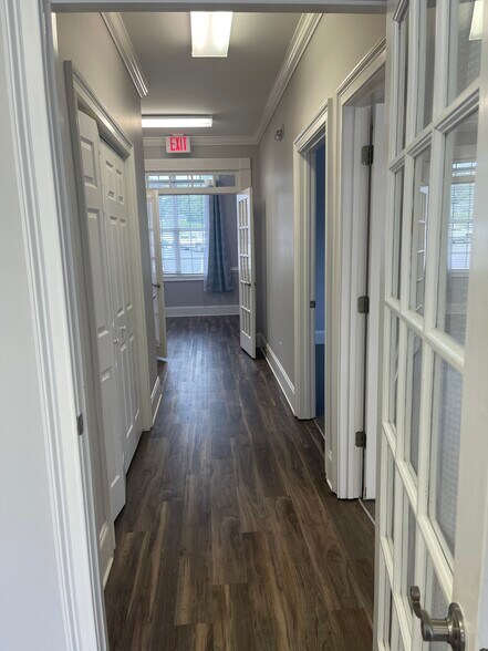 More Photos Of 327 Dahlonega St, Cumming Medical For Lease