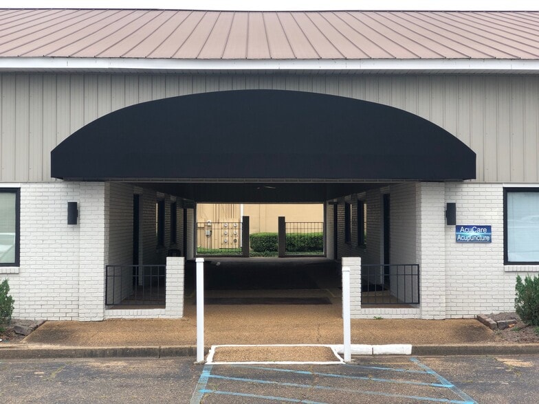 More Photos Of 1050 N Flowood Dr, Flowood Medical For Lease
