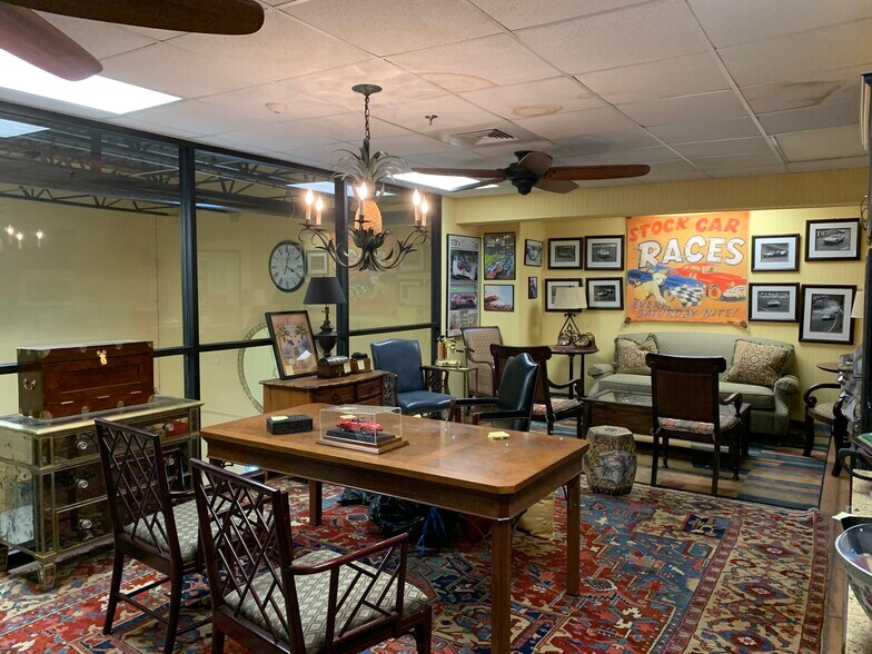 More Photos Of 14930 Corporate Rd S, Jupiter Warehouse For Lease