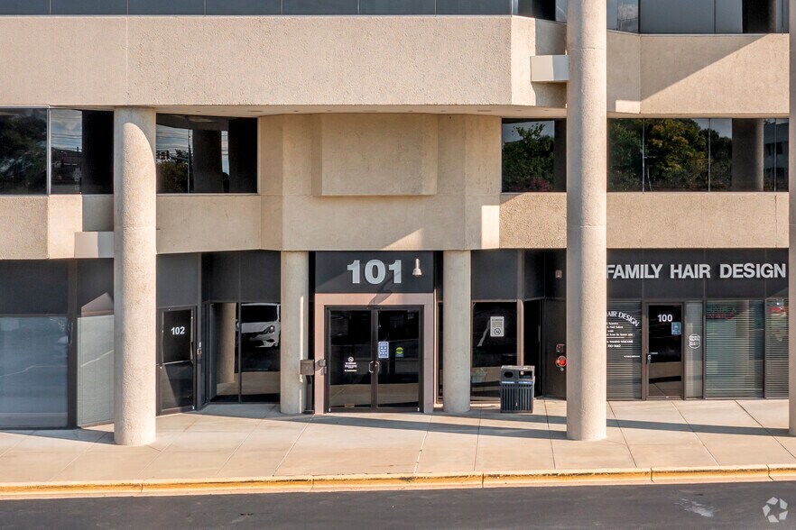 More Photos Of 101 Lakeforest Blvd, Gaithersburg Office For Lease