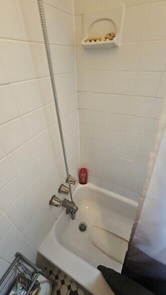 More Photos Of 79 Wessington Ave, Garfield Apartments For Sale