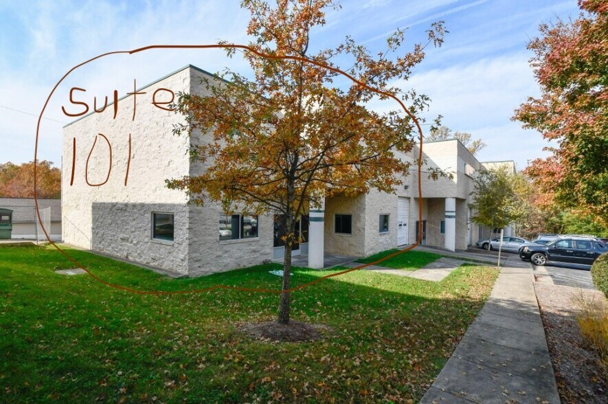 More Photos Of 12 Commerce Pky, Fredericksburg Flex For Lease