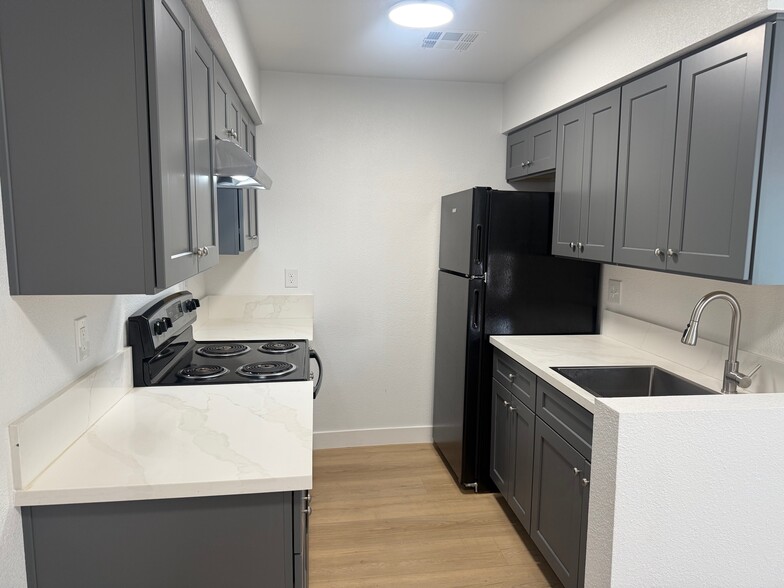 More Photos Of 900-1208 E Carey Ave, North Las Vegas Apartments For Sale