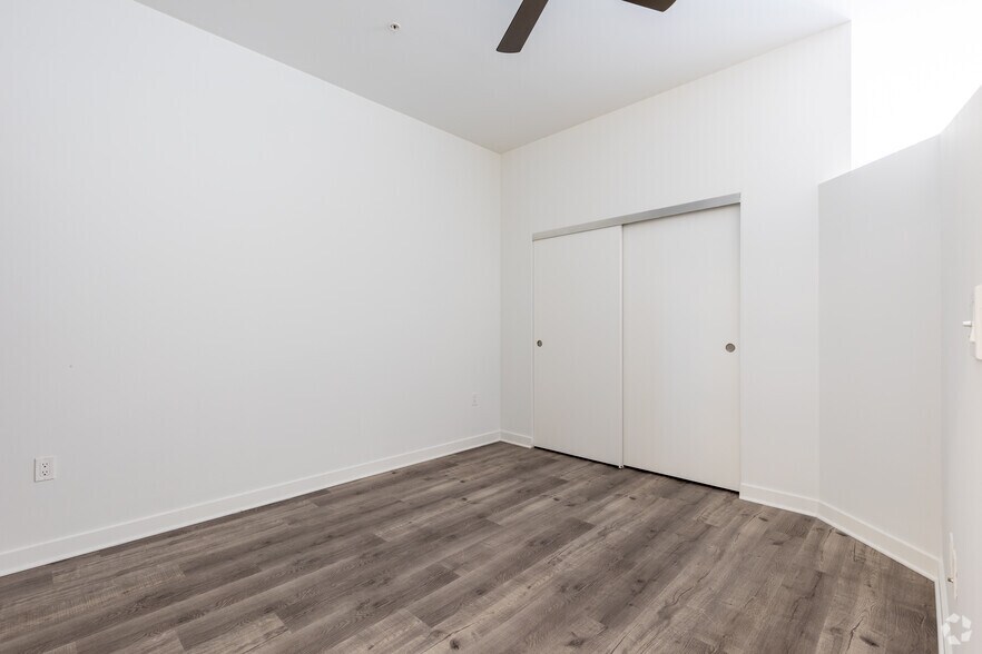 More Photos Of 801 S Hope St, Los Angeles Apartments For Lease