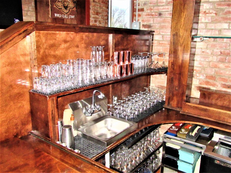 More Photos Of 6931 Gravois Ave, Saint Louis Restaurant For Sale