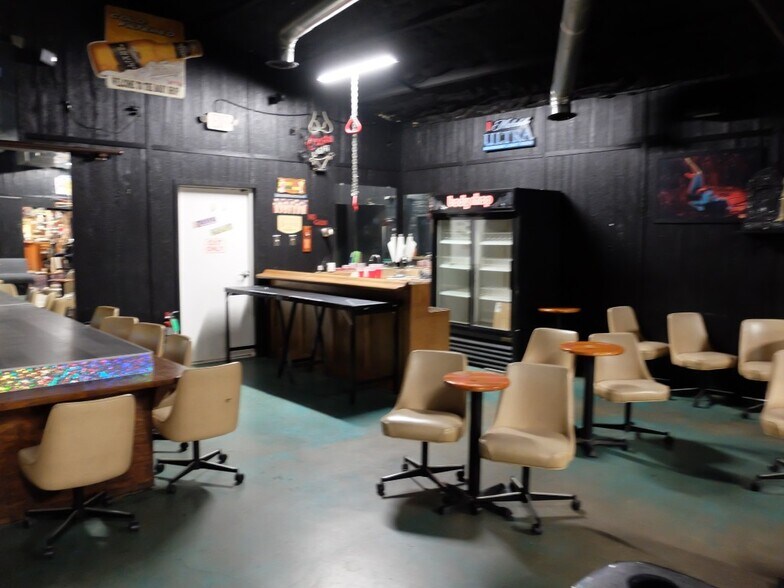 More Photos Of 54230 E 120 Rd, Miami Bar For Sale