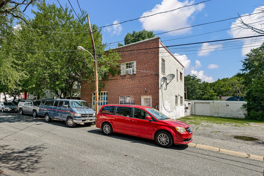 More Photos Of 9 E 44th St, Wilmington Office Residential For Sale