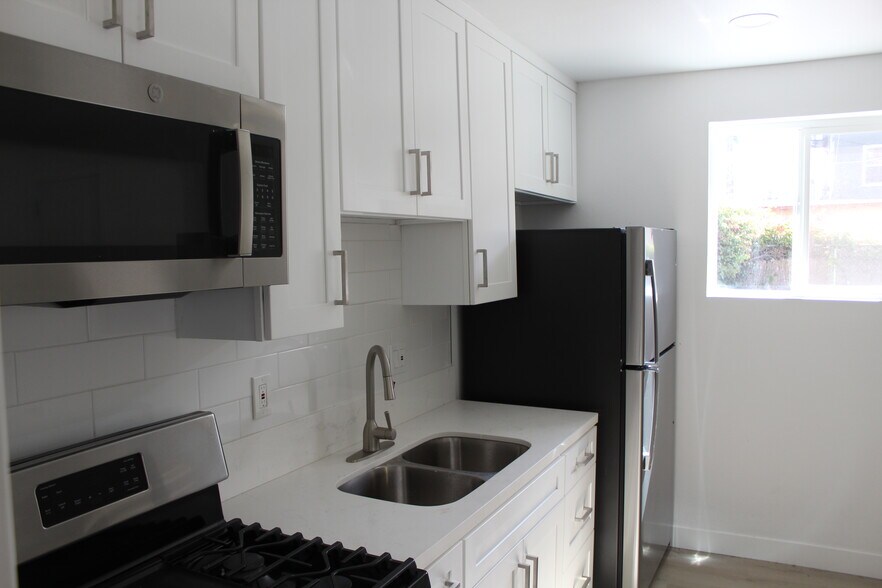 More Photos Of 122-126 1/2 S Berendo St, Los Angeles Apartments For Sale