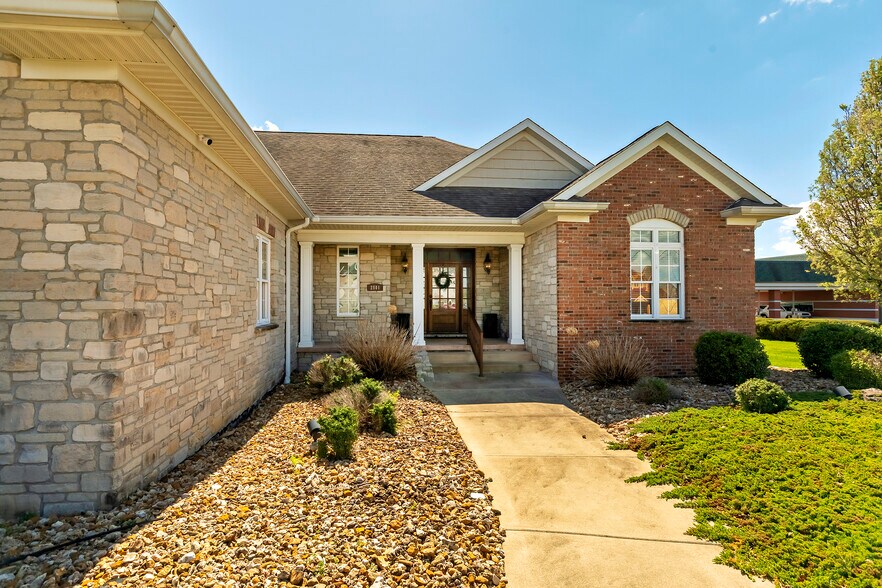 More Photos Of 2801 17th St, Marion Medical For Sale