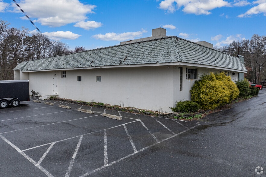 More Photos Of 371 Essex Rd, Tinton Falls Warehouse For Sale