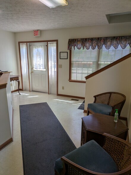 More Photos Of 380 Browns Ln, Coshocton Office For Lease