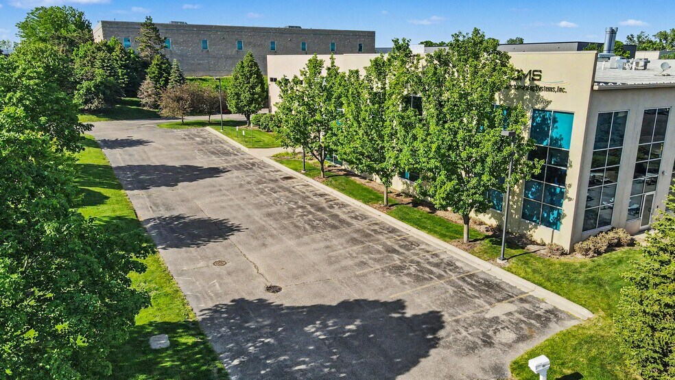 More Photos Of 4044 Brockton Dr, Grand Rapids Manufacturing For Sale