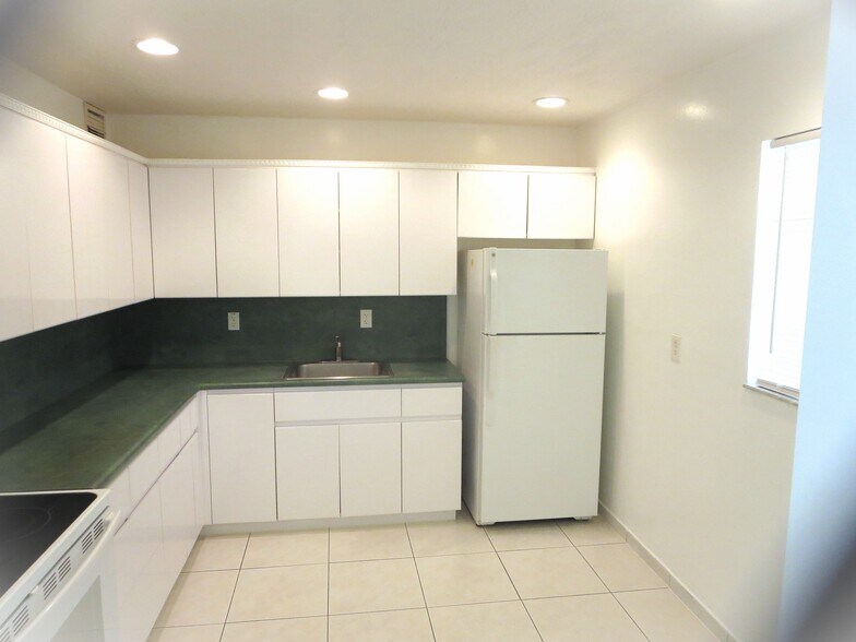More Photos Of 724 NE 4th St, Hallandale Beach Apartments For Sale