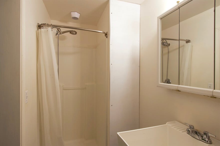 More Photos Of 191 Airport Rd, Port Townsend Airplane Hangar For Sale