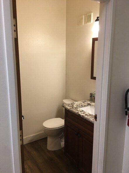 More Photos Of 1477 W Fairbanks Ave, Winter Park Office For Sale