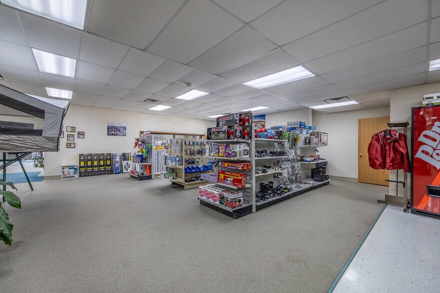 More Photos Of 18256 Campground Rd, Phillipsburg Auto Dealership For Sale