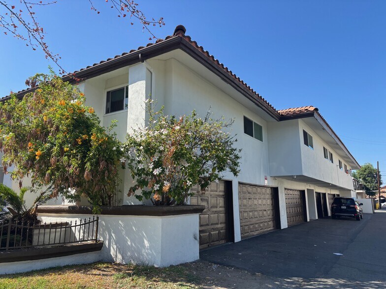 More Photos Of 1521 E Canfield Ln, Anaheim Apartments For Sale