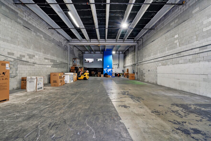 More Photos Of 7860 NW 46th St, Doral Distribution For Lease