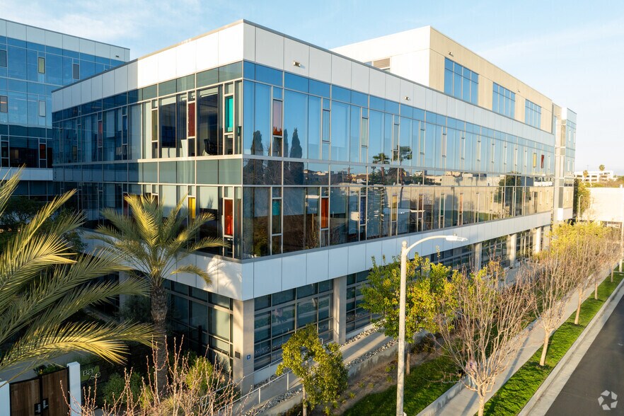 More Photos Of 6555 Barton Ave, Los Angeles Office For Lease