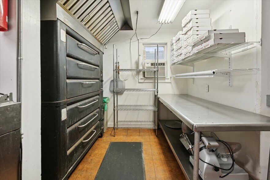 More Photos Of 328 N Main St, Morrice Fast Food For Sale