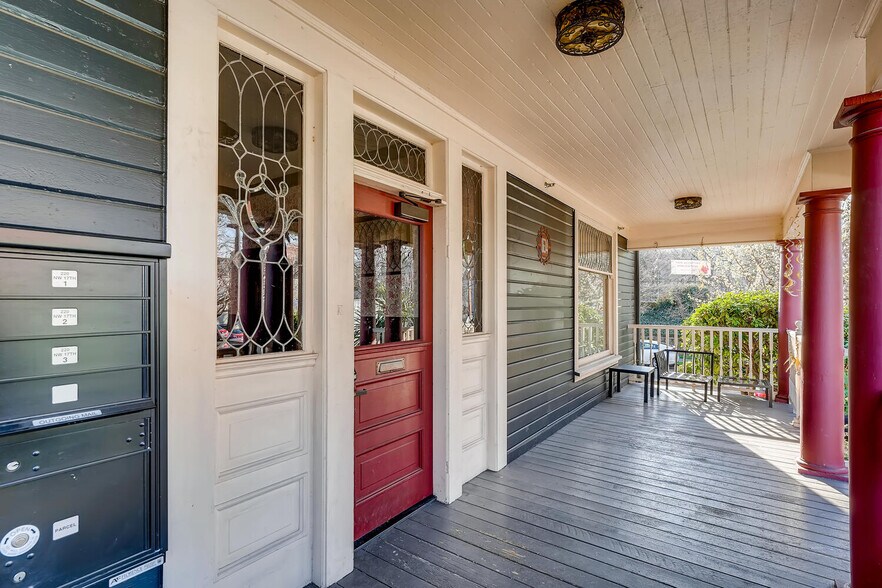 More Photos Of 1634 NW Everett St, Portland Apartments For Sale