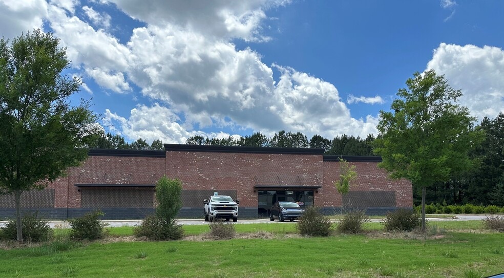 More Photos Of 140 Weathers st, Youngsville Flex For Lease