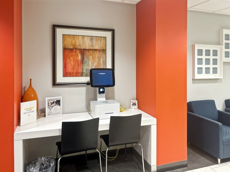 More Photos Of 999 Waterside Dr, Norfolk Coworking Space