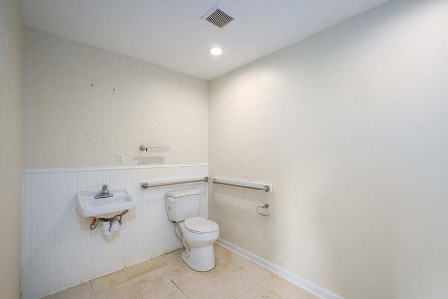 More Photos Of 7688 US 64 Hwy, Pittsboro Office For Sale